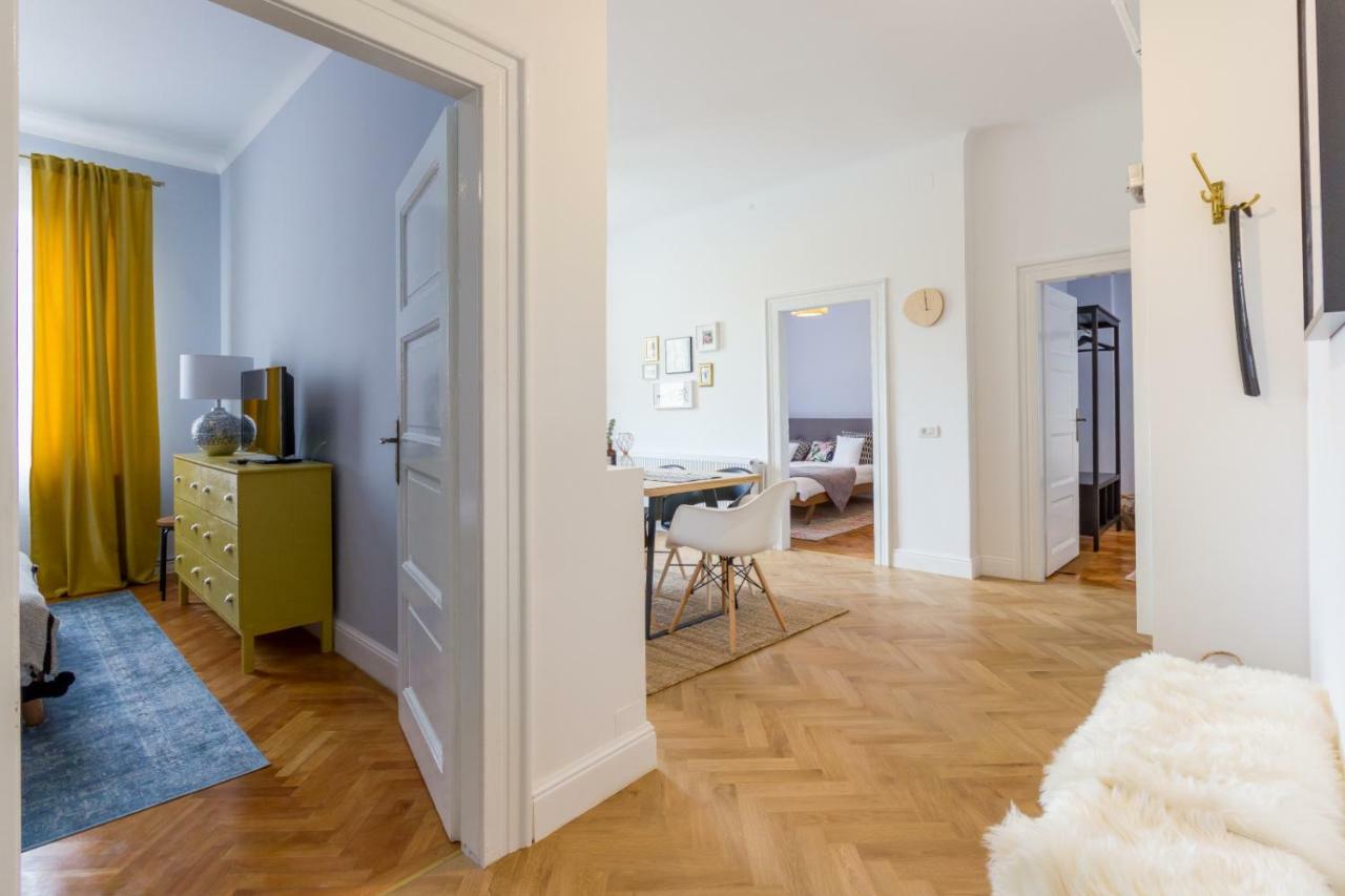 City Chic 3 Bedroom Apartment Cluj-Napoca Eksteriør bilde