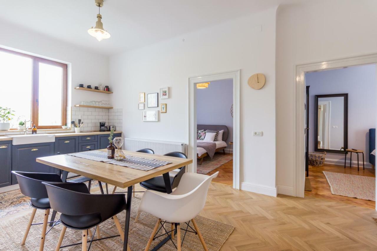 City Chic 3 Bedroom Apartment Cluj-Napoca Eksteriør bilde