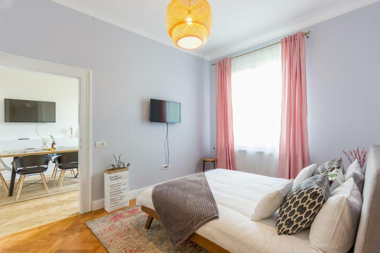 City Chic 3 Bedroom Apartment Cluj-Napoca Eksteriør bilde