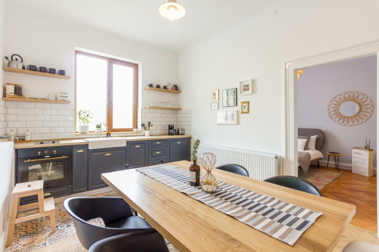 City Chic 3 Bedroom Apartment Cluj-Napoca Eksteriør bilde