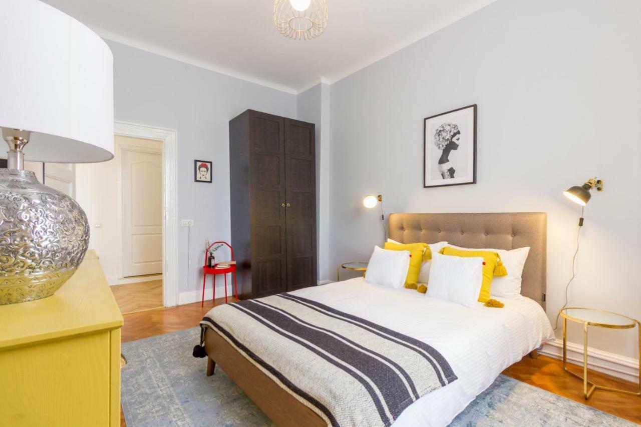 City Chic 3 Bedroom Apartment Cluj-Napoca Eksteriør bilde