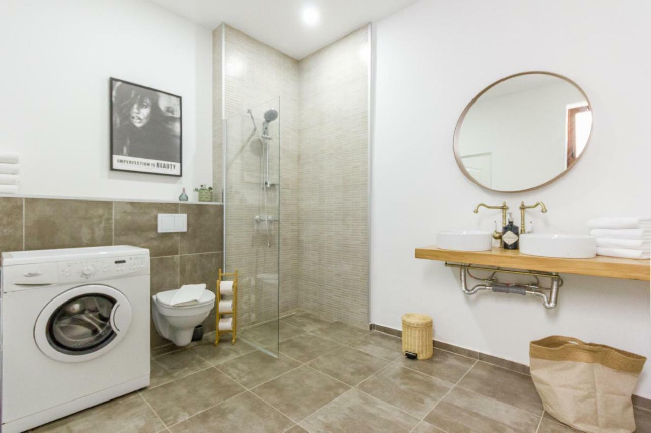 City Chic 3 Bedroom Apartment Cluj-Napoca Eksteriør bilde