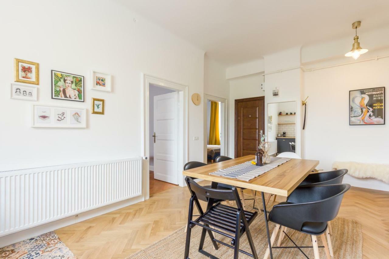 City Chic 3 Bedroom Apartment Cluj-Napoca Eksteriør bilde