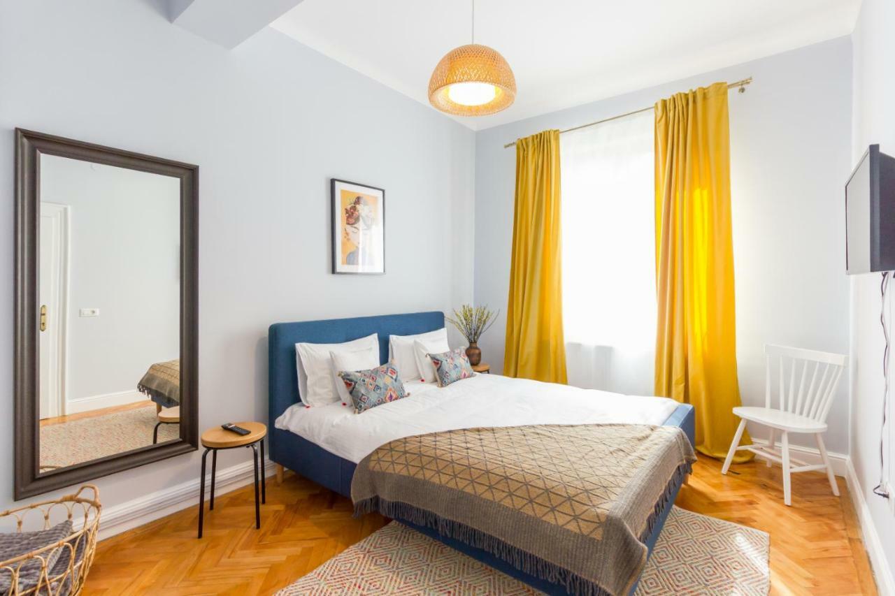City Chic 3 Bedroom Apartment Cluj-Napoca Eksteriør bilde