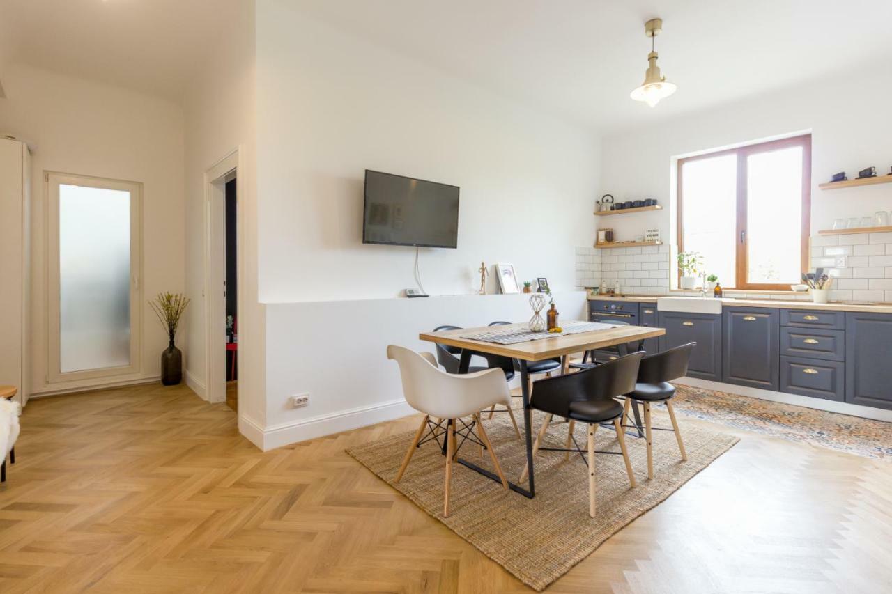 City Chic 3 Bedroom Apartment Cluj-Napoca Eksteriør bilde